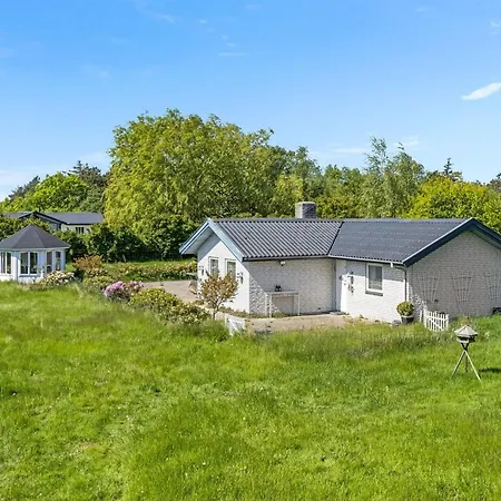 Niklas - 150m From The Sea By Interhome